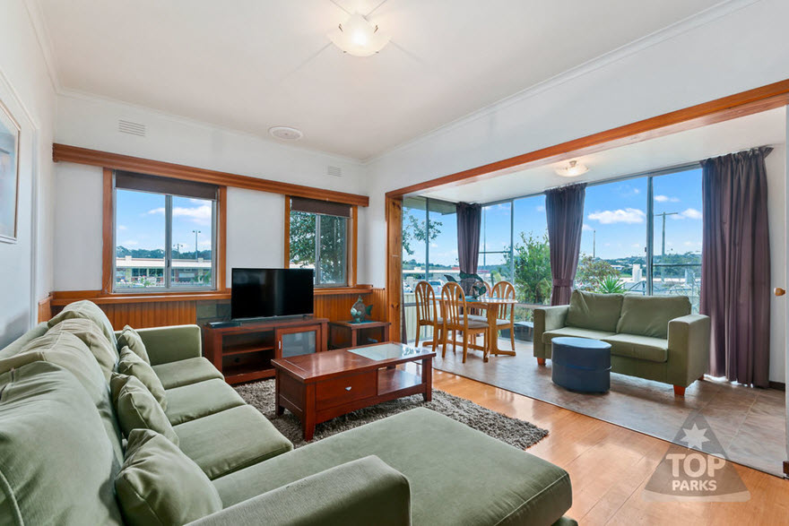 woodbine-house-lounge-room-880